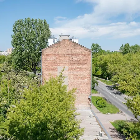 Praga Bliska Modern By Bookinghost