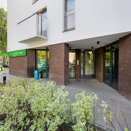 Praga Bliska Modern By Bookinghost *