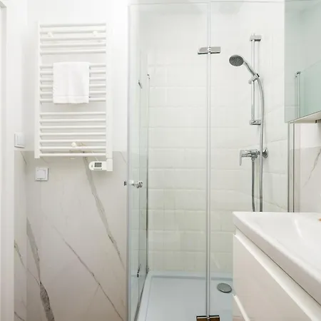 Praga Bliska Modern By Bookinghost Appartement *